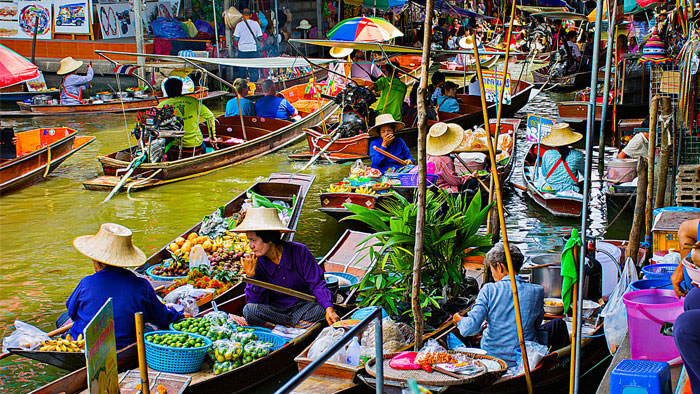 Damnoen Saduak Floating Market